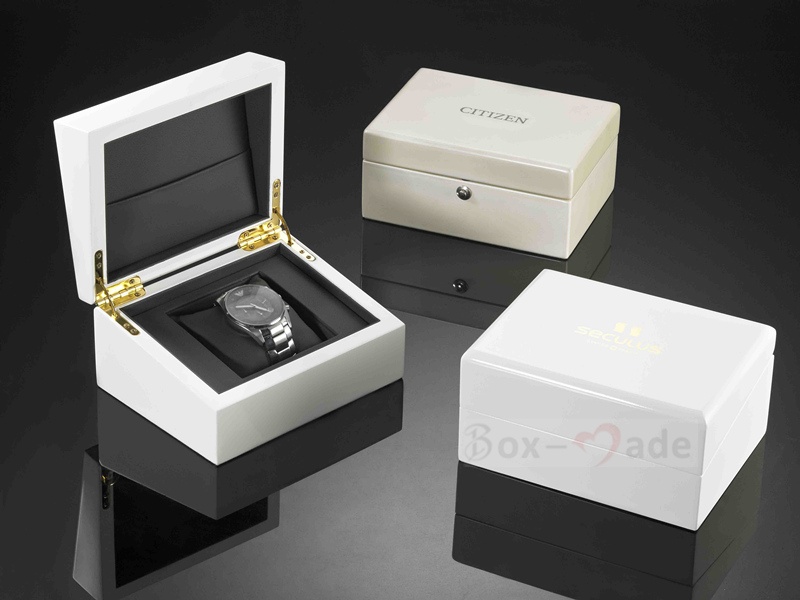WATCH BOX